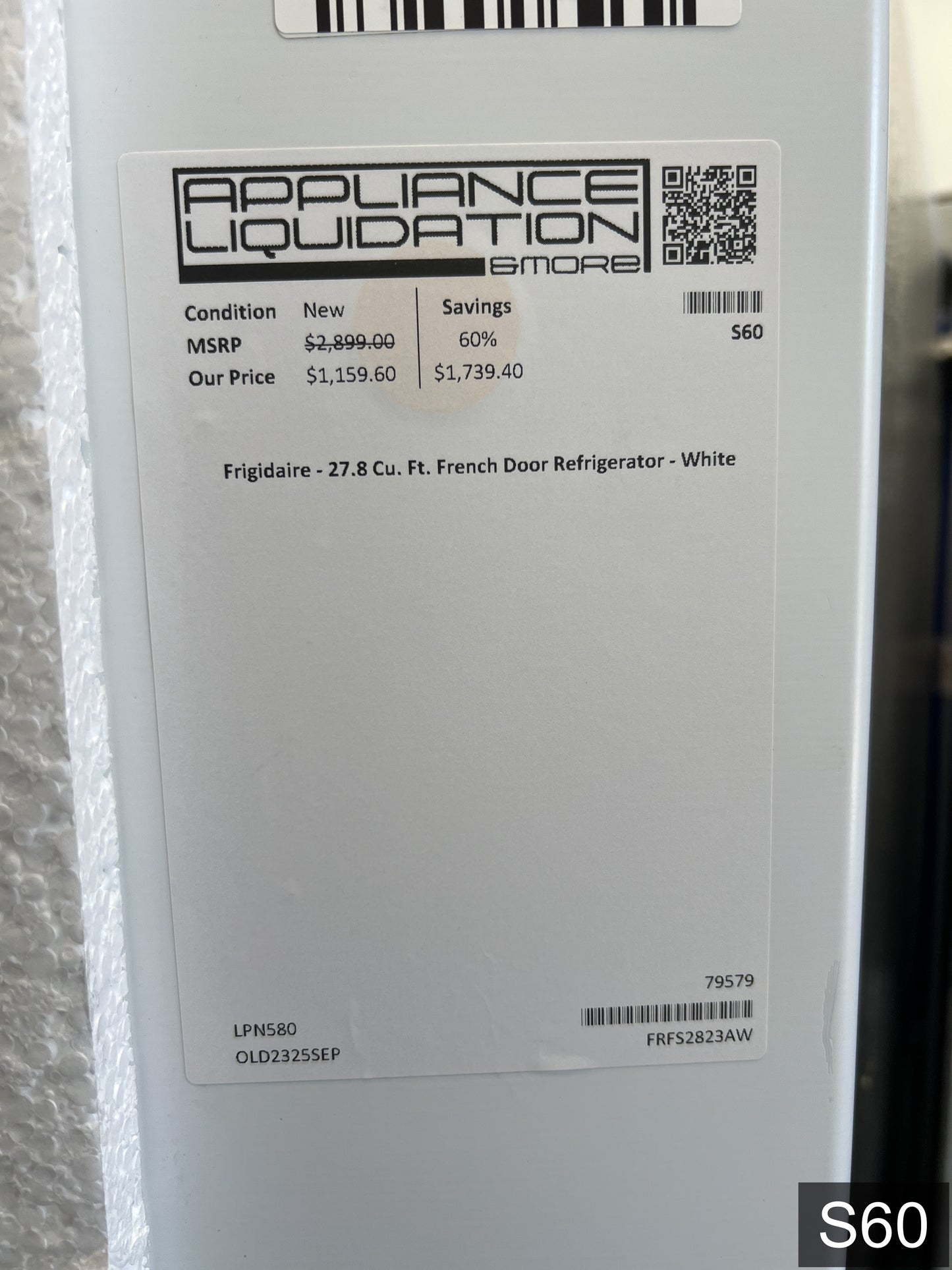 Frigidaire Standard-Depth 27.8-cu ft 3 -Door 36-in Wide French Door Refrigerator with Ice Maker with Water and Ice Dispenser ( White ) ENERGY STAR Certified