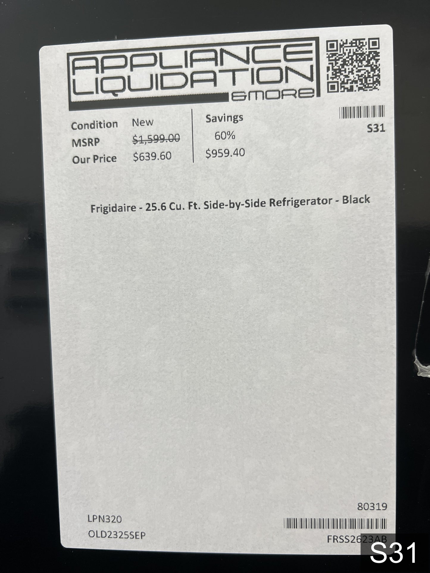 Frigidaire 25.6-cu ft Standard-Depth 36-in Wide Side-by-Side Refrigerator with Ice Maker ,Water and Ice Dispenser ( Black ) ENERGY STAR Certified