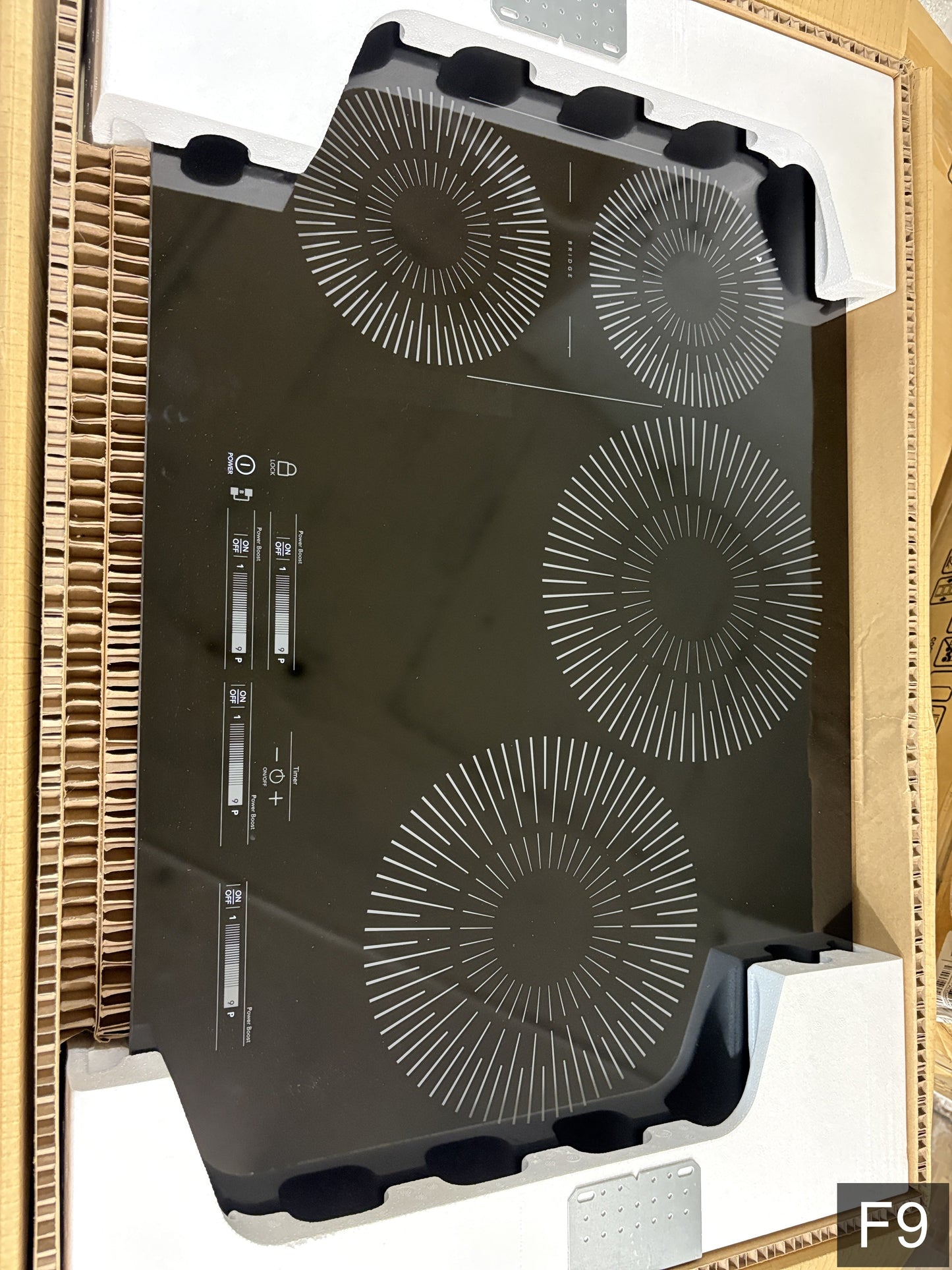 Frigidaire Gallery 36-in 5 burners Black Induction Cooktop with Bridge Element