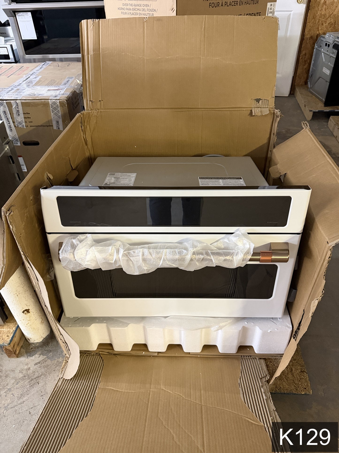 Cafe Advantium 1.7-cu ft 950 -Watt 29.75-in Built-In Microwave ( Matte White )