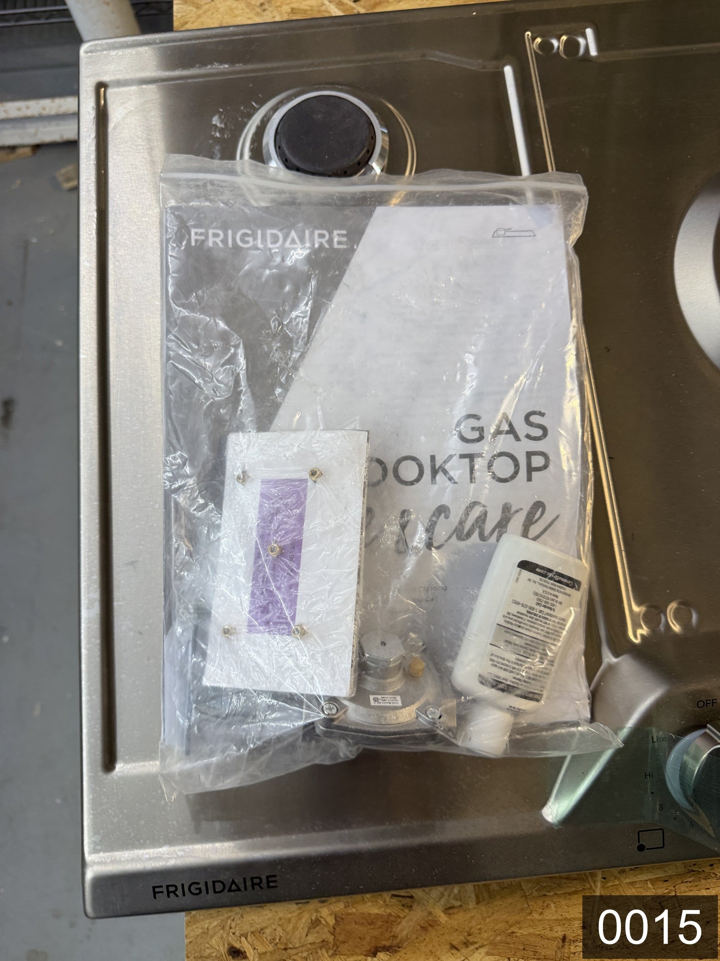 Frigidaire 36-in 5 burners Stainless steel Gas Cooktop