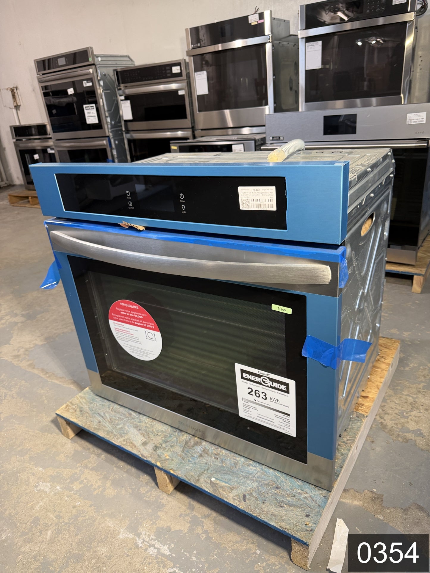 Frigidaire 30 inch Single Electric Wall Oven Single-fan and Self-cleaning ( Stainless Steel )