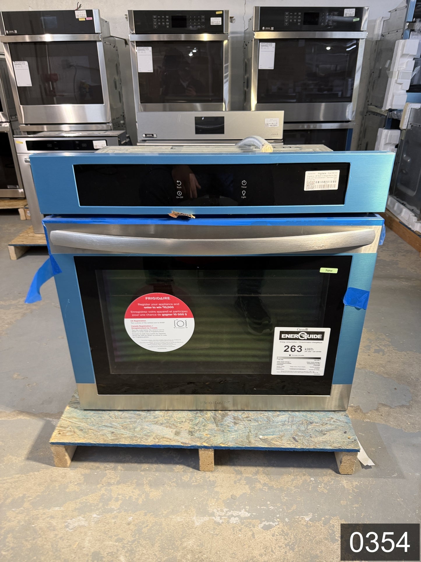 Frigidaire 30 inch Single Electric Wall Oven Single-fan and Self-cleaning ( Stainless Steel )