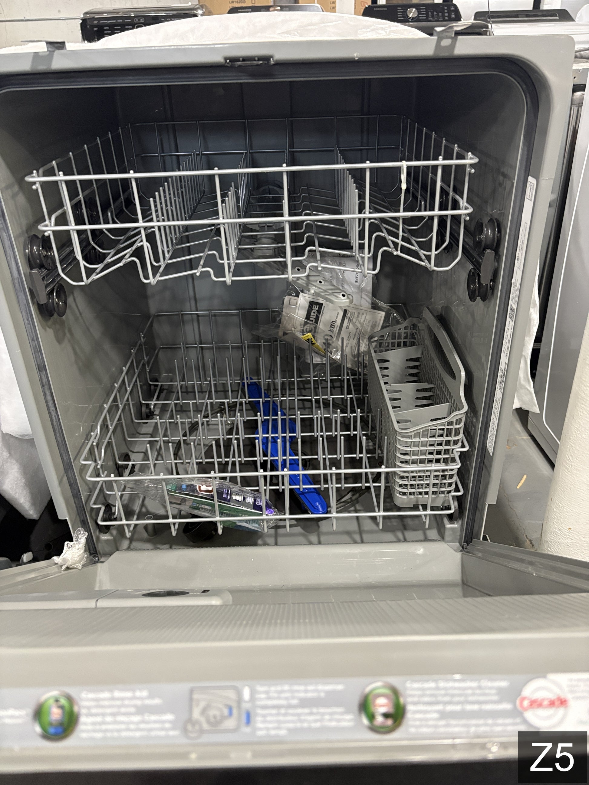 sha1:3db6f6379a7e64f59798e58ade4c3b90cb50da77