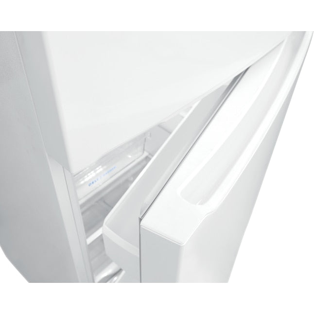 Frigidaire 18.3-cu ft Top-Freezer Refrigerator ( White ) Garage Ready