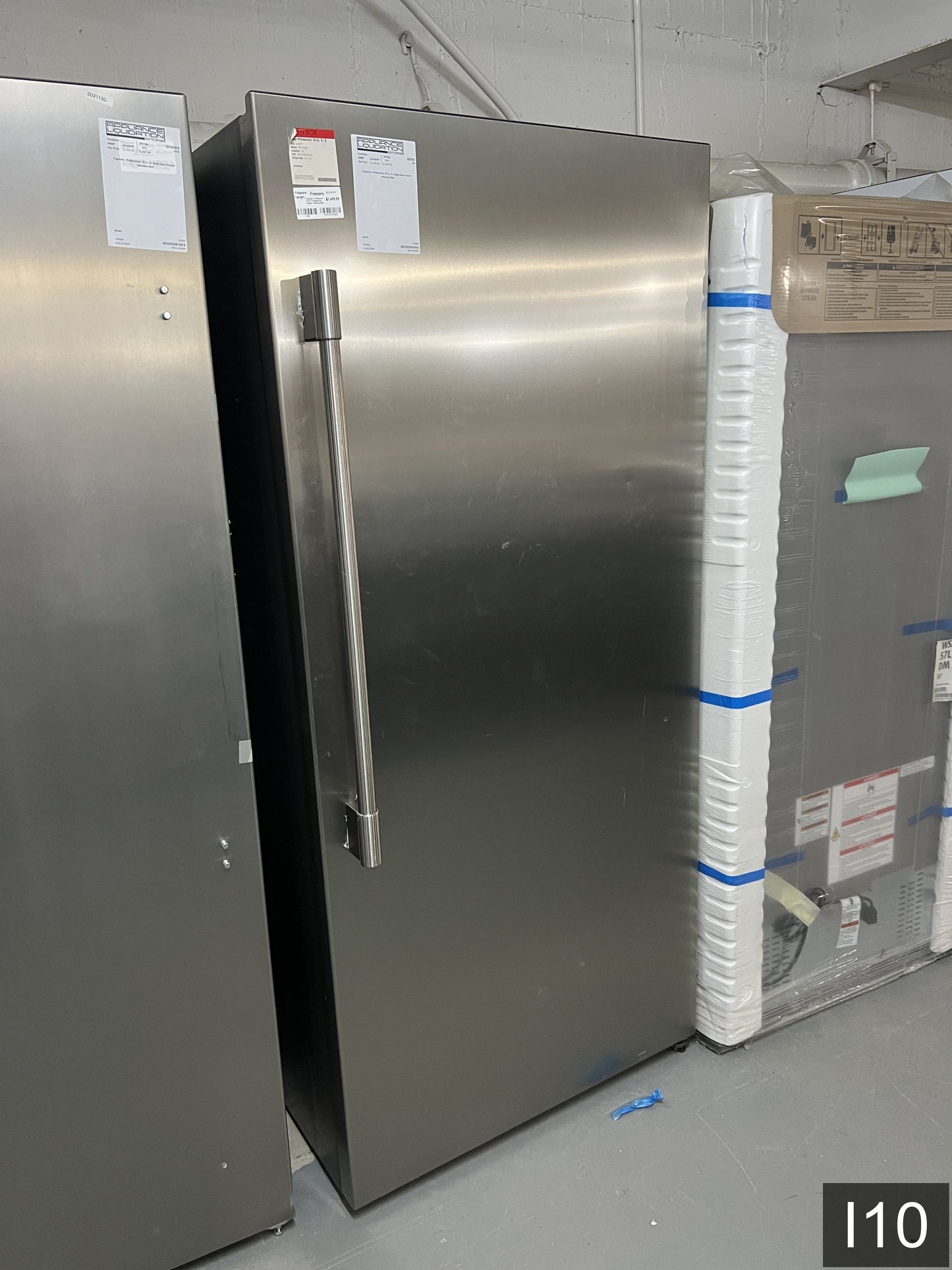 Frigidaire Professional 18.9-cu ft Frost-free Upright Freezer ( Smudge-Proof Stainless Steel ) ENERGY STAR Certified