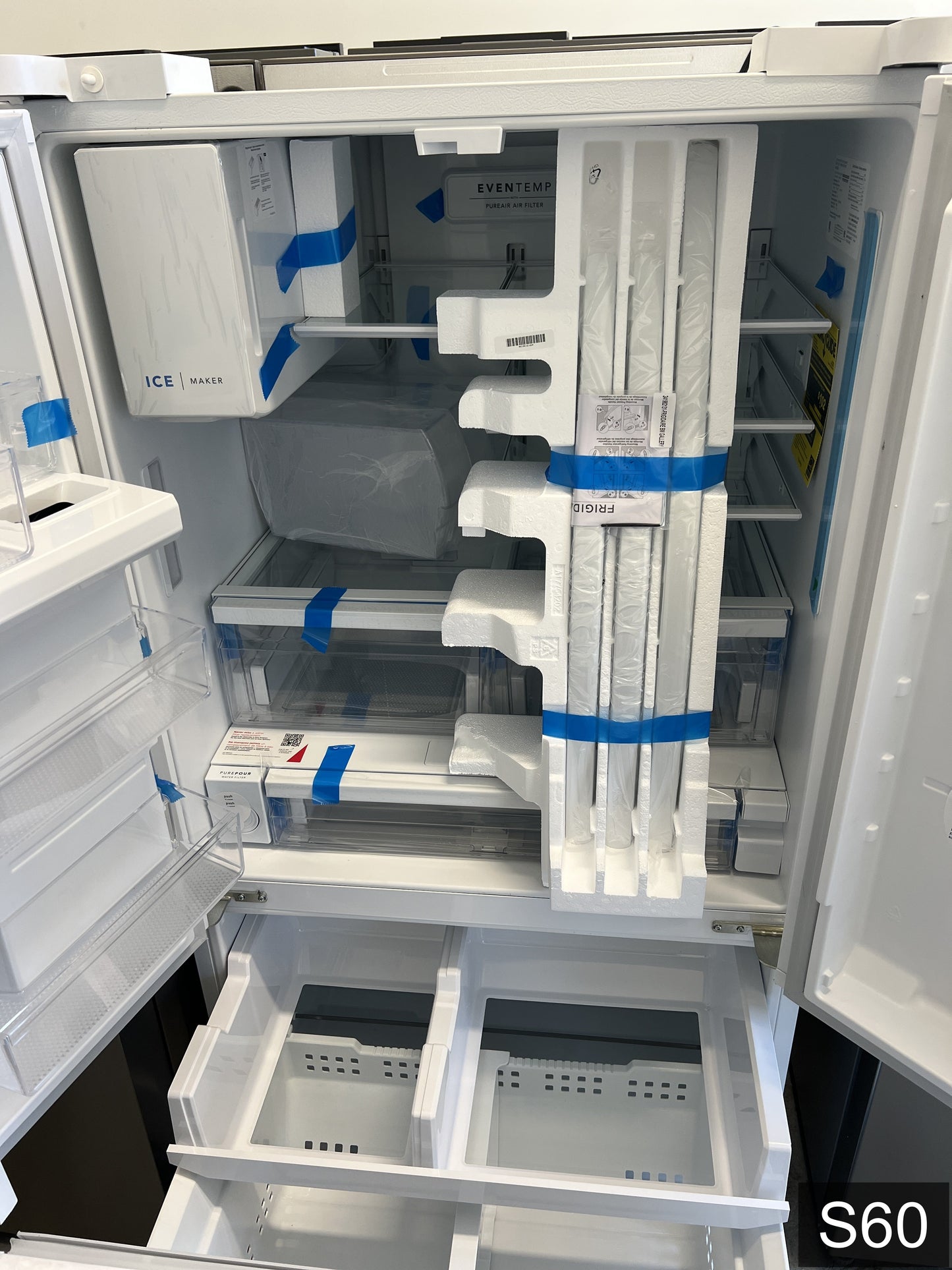 Frigidaire Standard-Depth 27.8-cu ft 3 -Door 36-in Wide French Door Refrigerator with Ice Maker with Water and Ice Dispenser ( White ) ENERGY STAR Certified