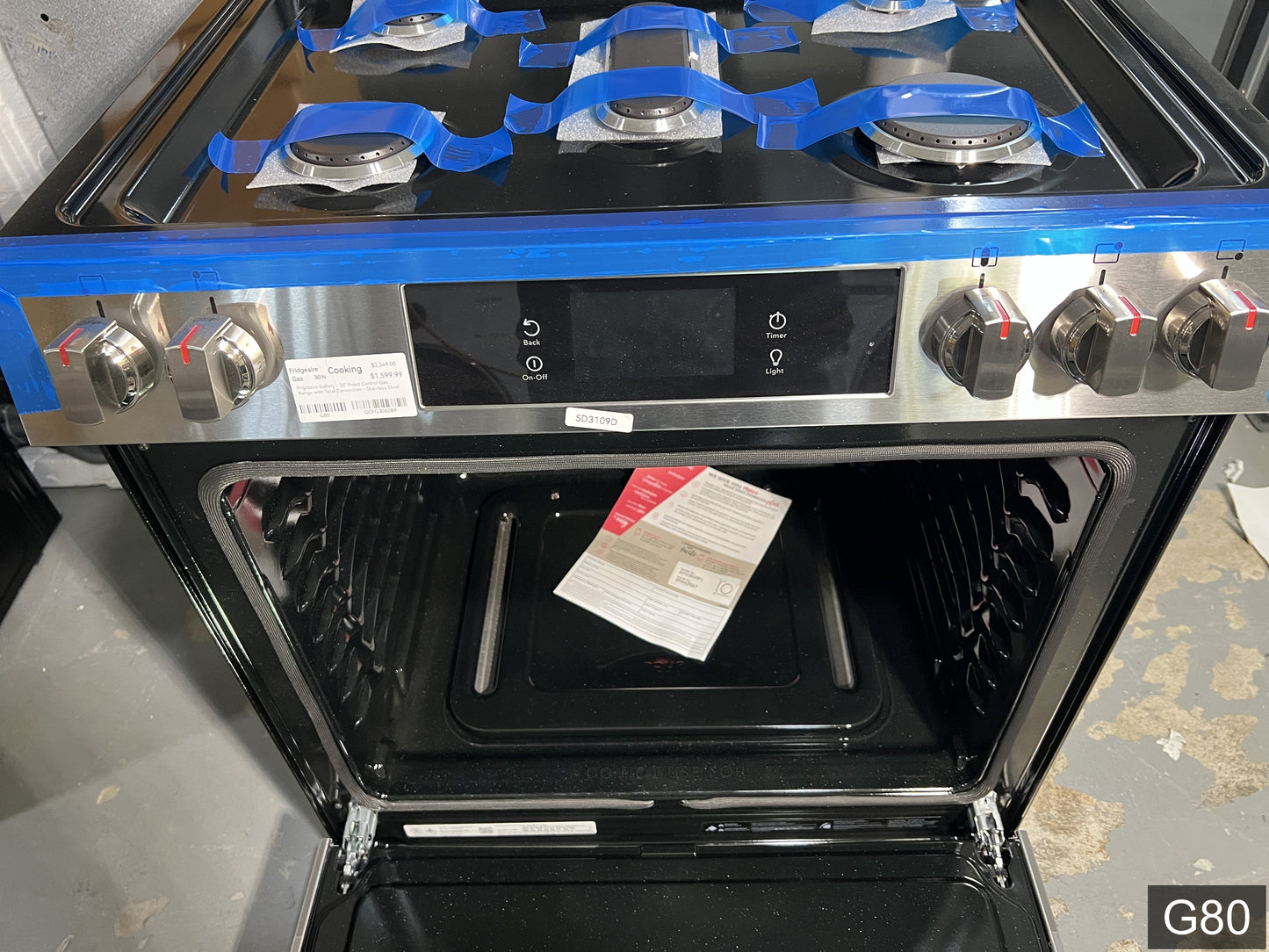 Frigidaire Gallery 30-in 5 burners 6-cu ft Air Fry Convection Oven Slide-In Natural Gas Range ( Fingerprint Resistant Stainless Steel )