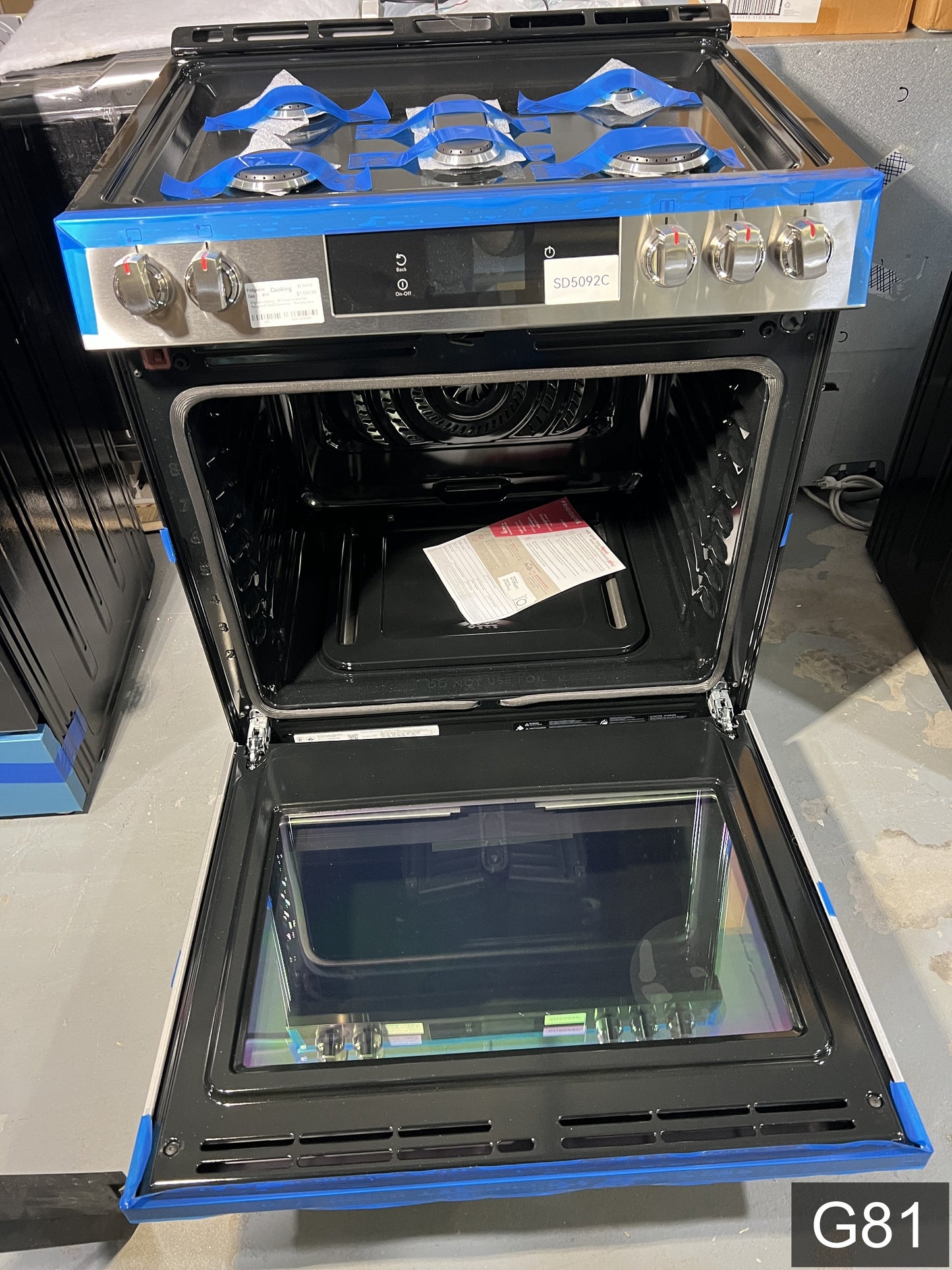 Frigidaire Gallery 30-in 5 burners 6-cu ft Air Fry Convection Oven Slide-In Natural Gas Range ( Fingerprint Resistant Stainless Steel )