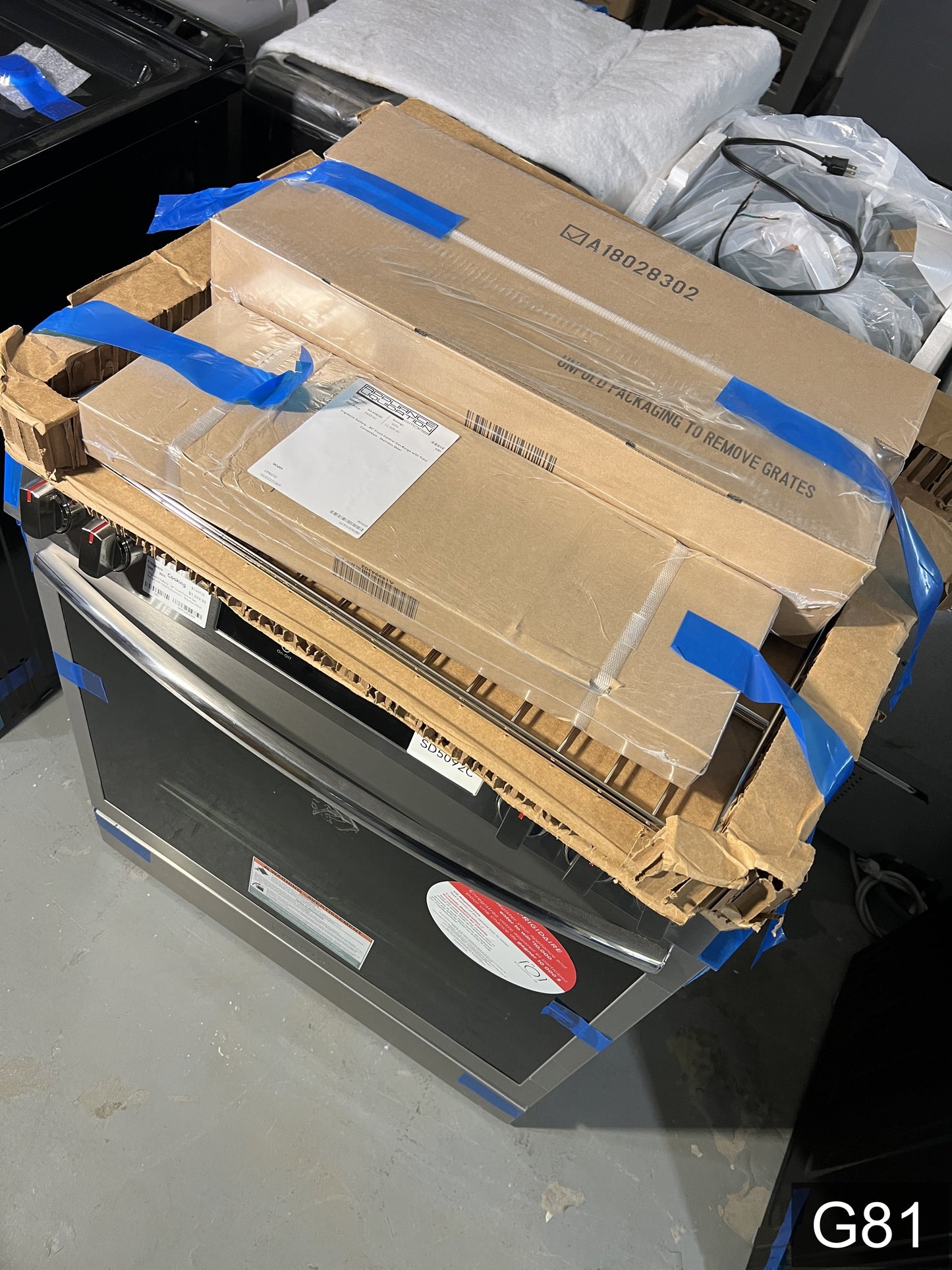 Frigidaire Gallery 30-in 5 burners 6-cu ft Air Fry Convection Oven Slide-In Natural Gas Range ( Fingerprint Resistant Stainless Steel )