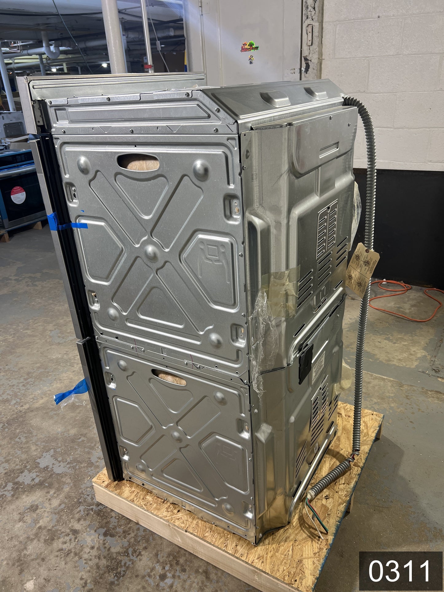 Frigidaire Gallery 30 inch Double Electric Wall Oven with Air Fry Self + Steam Cleaning ( Fingerprint Resistant Stainless Steel )