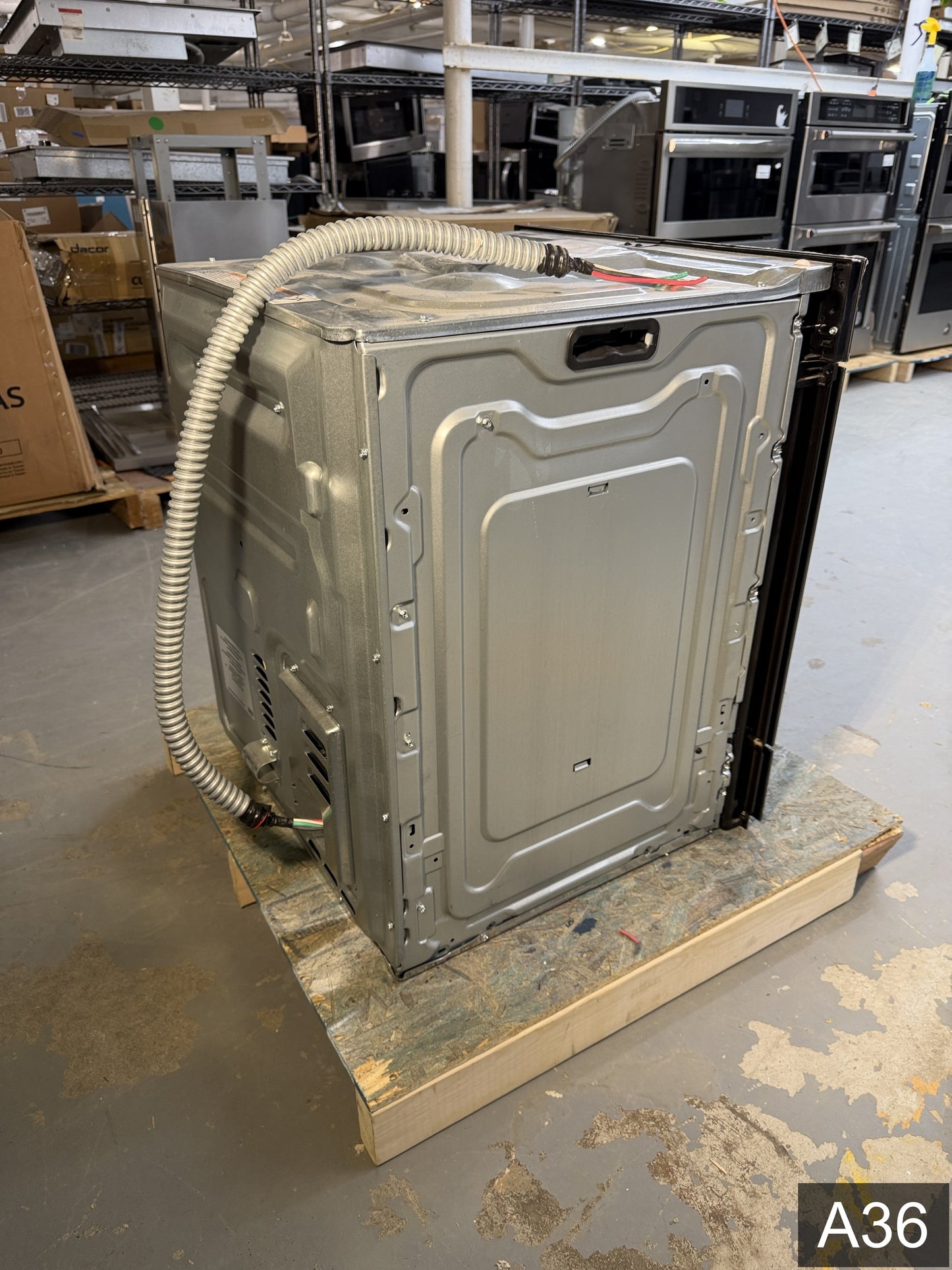 Frigidaire Gallery 24 inch Single Electric Wall Oven with Air Fry True Convection and Self + Steam Cleaning ( Black )