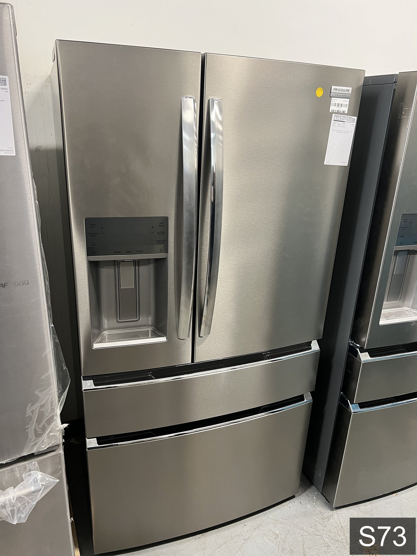 Frigidaire Counter-Depth 21.5-cu ft 4 -Door 36-in Wide French Door Refrigerator with Ice Maker with Water and Ice Dispenser ( Smudge-Proof Stainless Steel ) ENERGY STAR Certified