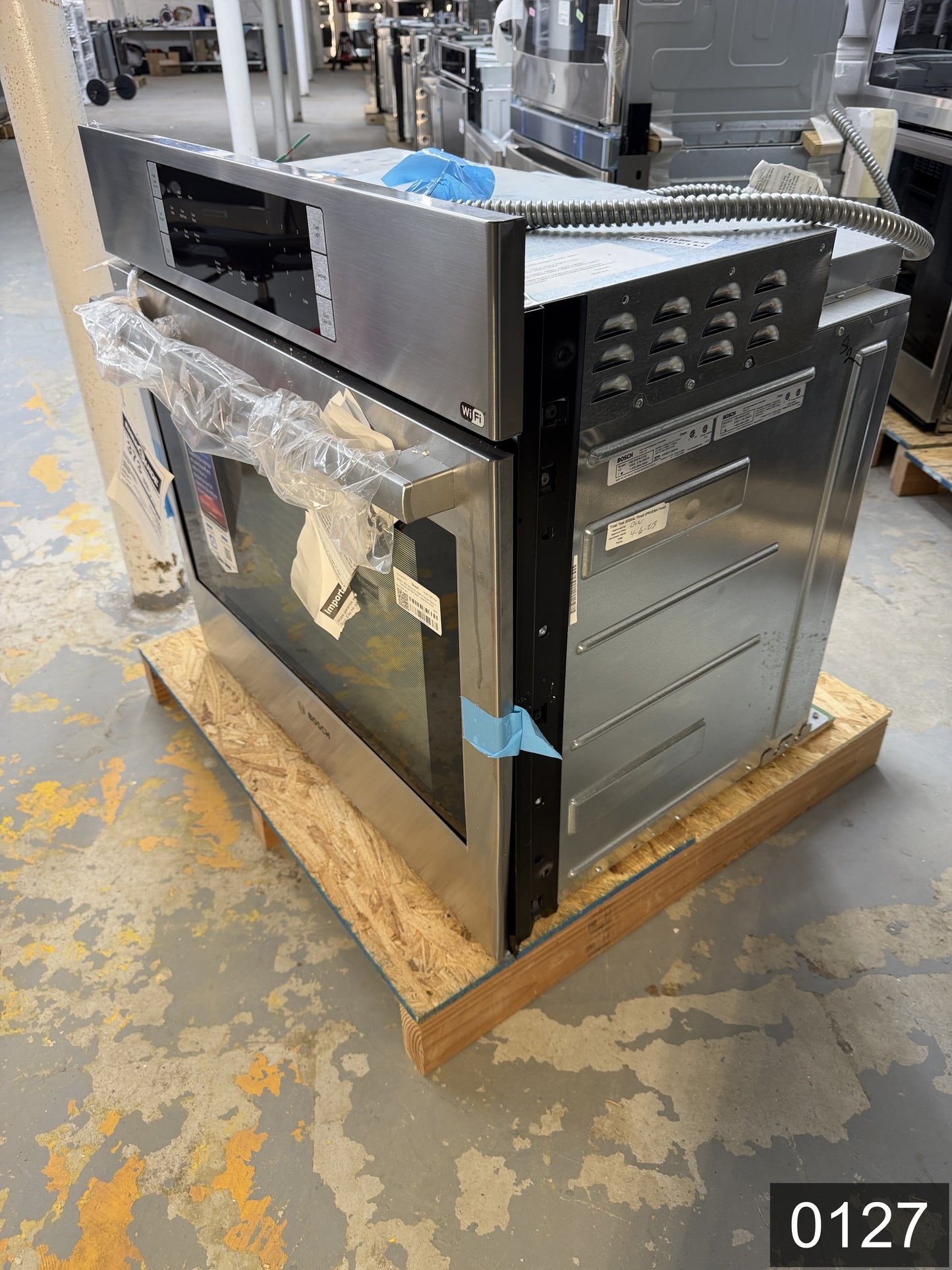 Bosch 800 Series 30 inch Single Electric Wall Oven True Convection and Self-cleaning ( Stainless Steel )