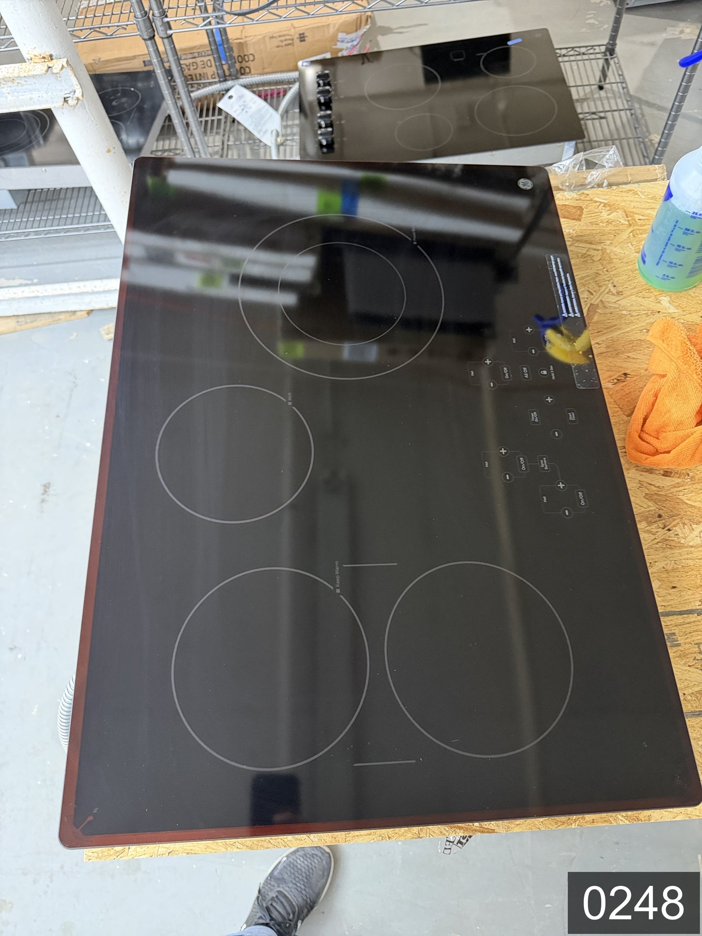 GE 30-in 4 burners Smooth surface Black Electric Cooktop