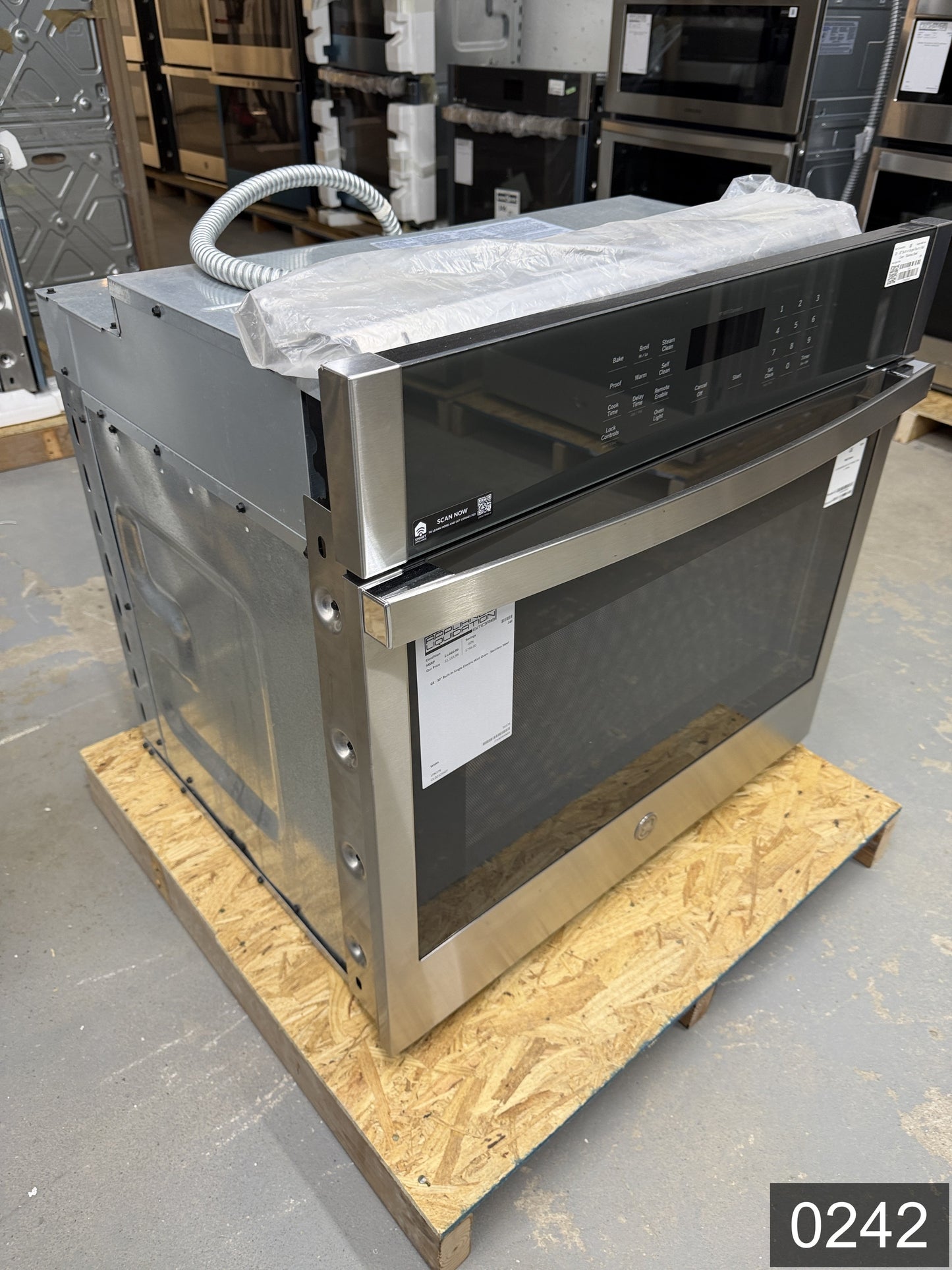 GE 30 inch Smart Compatible Single Electric Wall Oven Self + Steam Cleaning ( Stainless Steel )