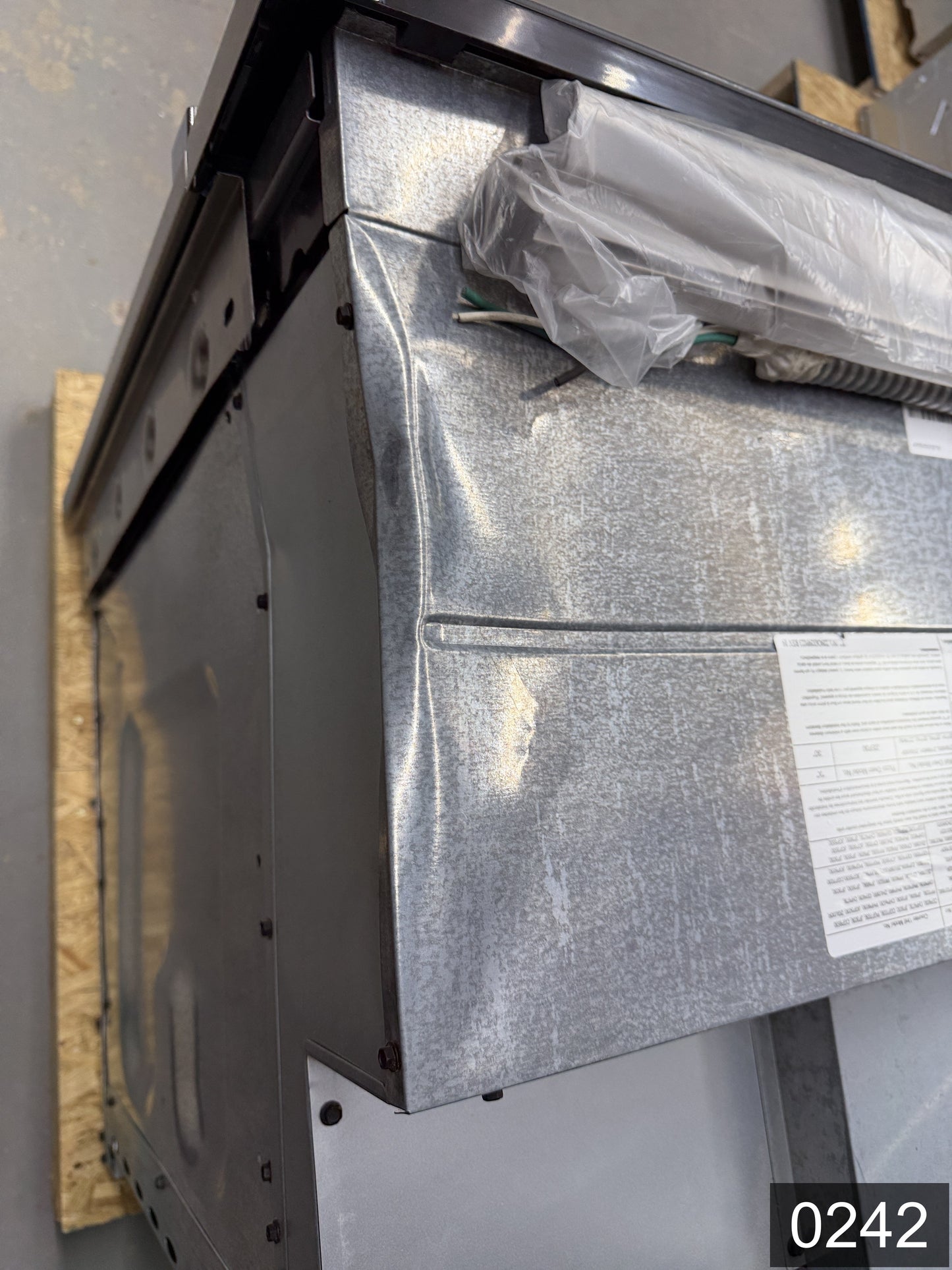 GE 30 inch Smart Compatible Single Electric Wall Oven Self + Steam Cleaning ( Stainless Steel )