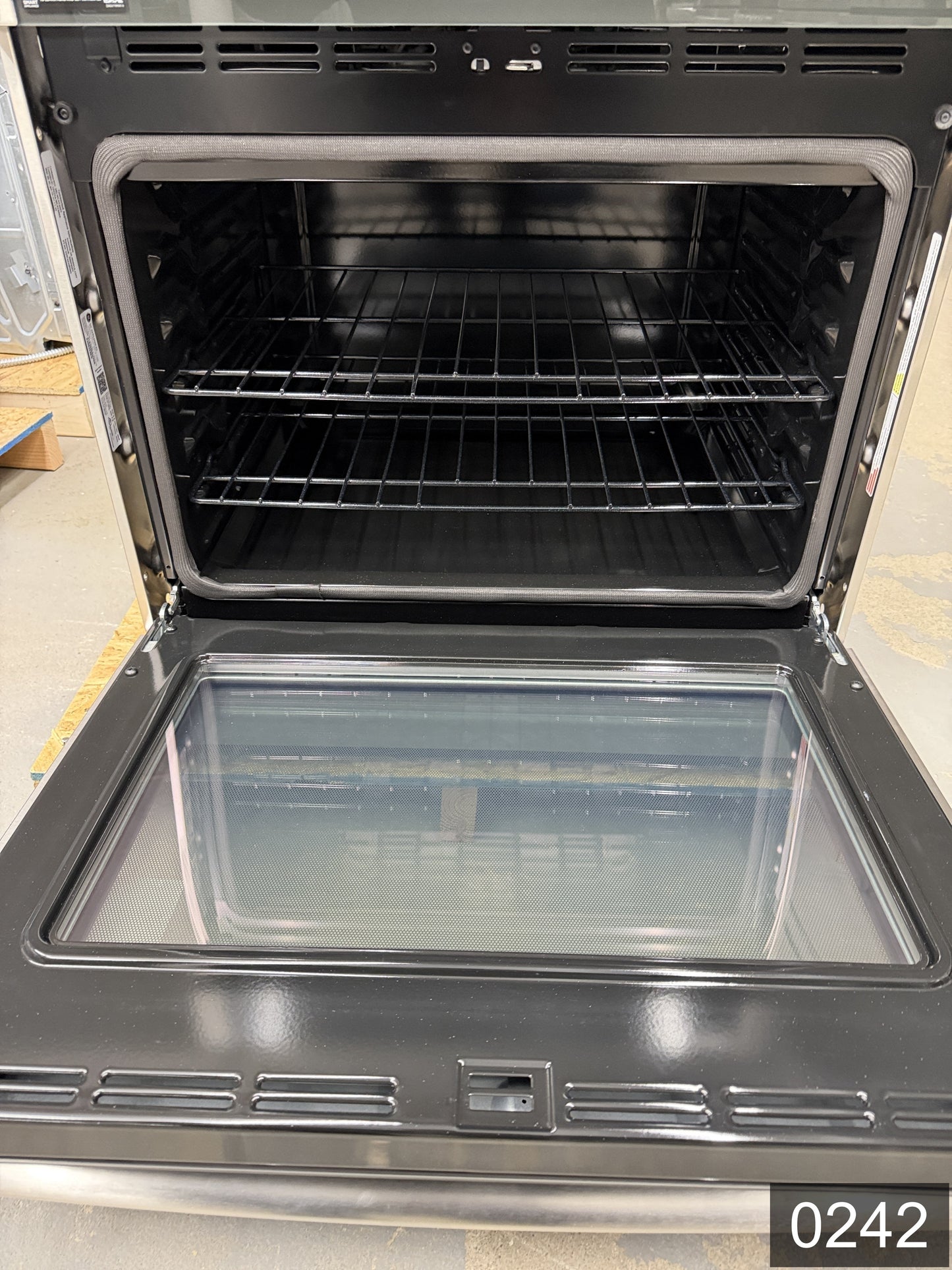 GE 30 inch Smart Compatible Single Electric Wall Oven Self + Steam Cleaning ( Stainless Steel )