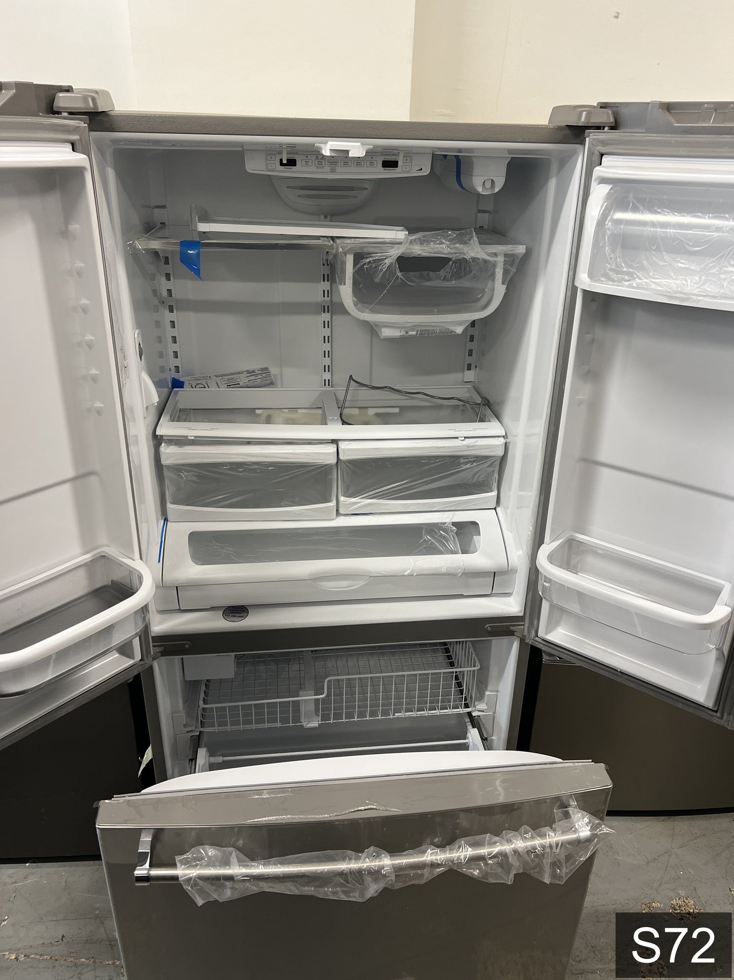 KitchenAid Counter-Depth 20-cu ft 3 -Door 36-in Wide French Door Refrigerator with Ice Maker with Water Dispenser ( Stainless Steel ) ENERGY STAR Certified