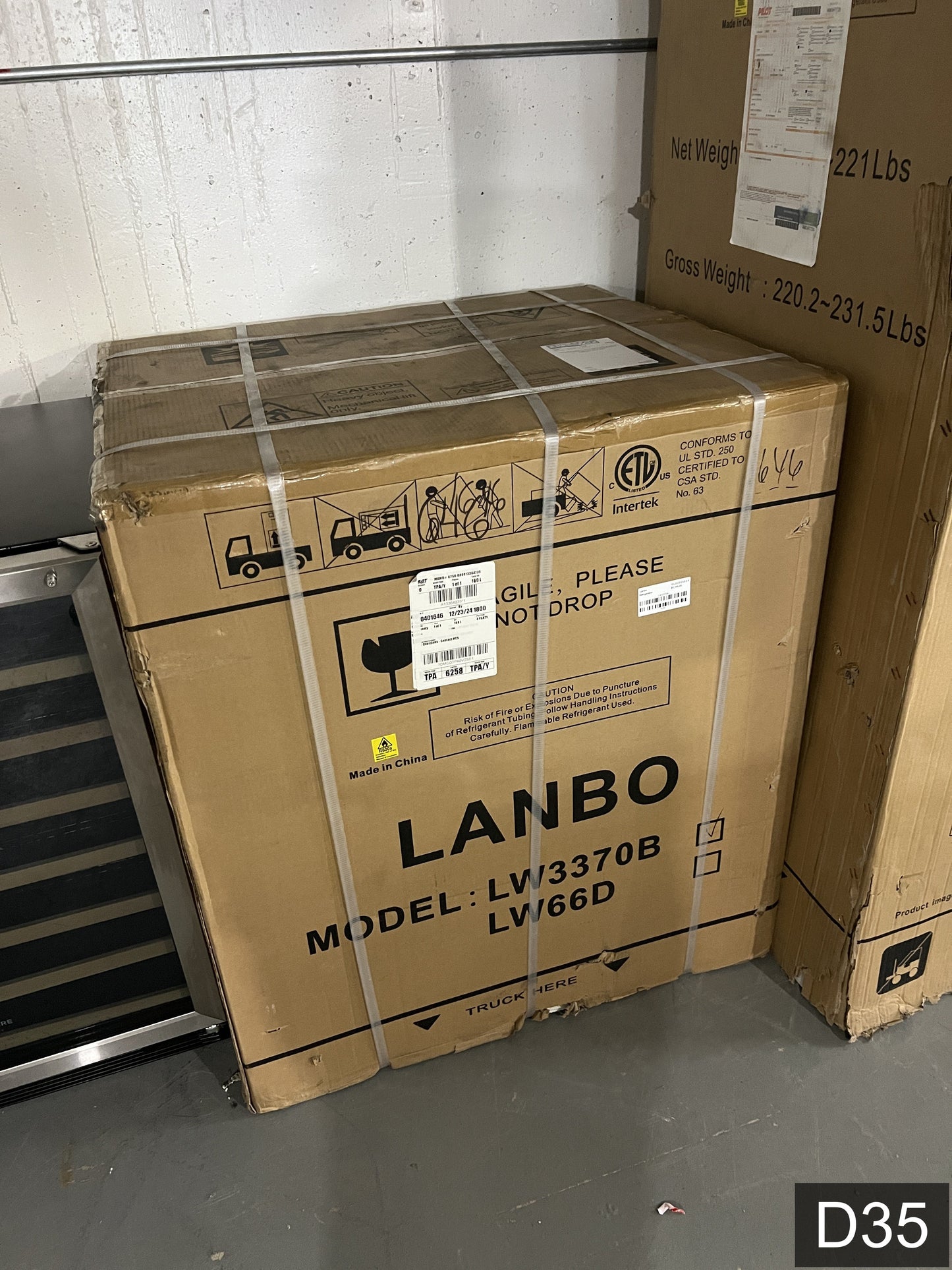 LANBO 29.5-in W 31 -Bottles Black, Stainless stain Dual Zone Cooling Built-in/Freestanding Indoor Wine Cooler