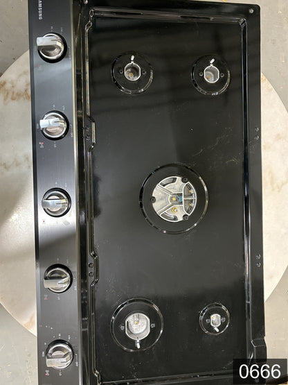 Samsung 36-in 5 burners Black Stainless steel Gas Cooktop (Griddle Included)