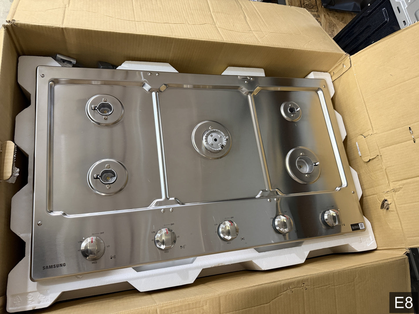 Samsung 36-in 5 burners Stainless steel Gas Cooktop