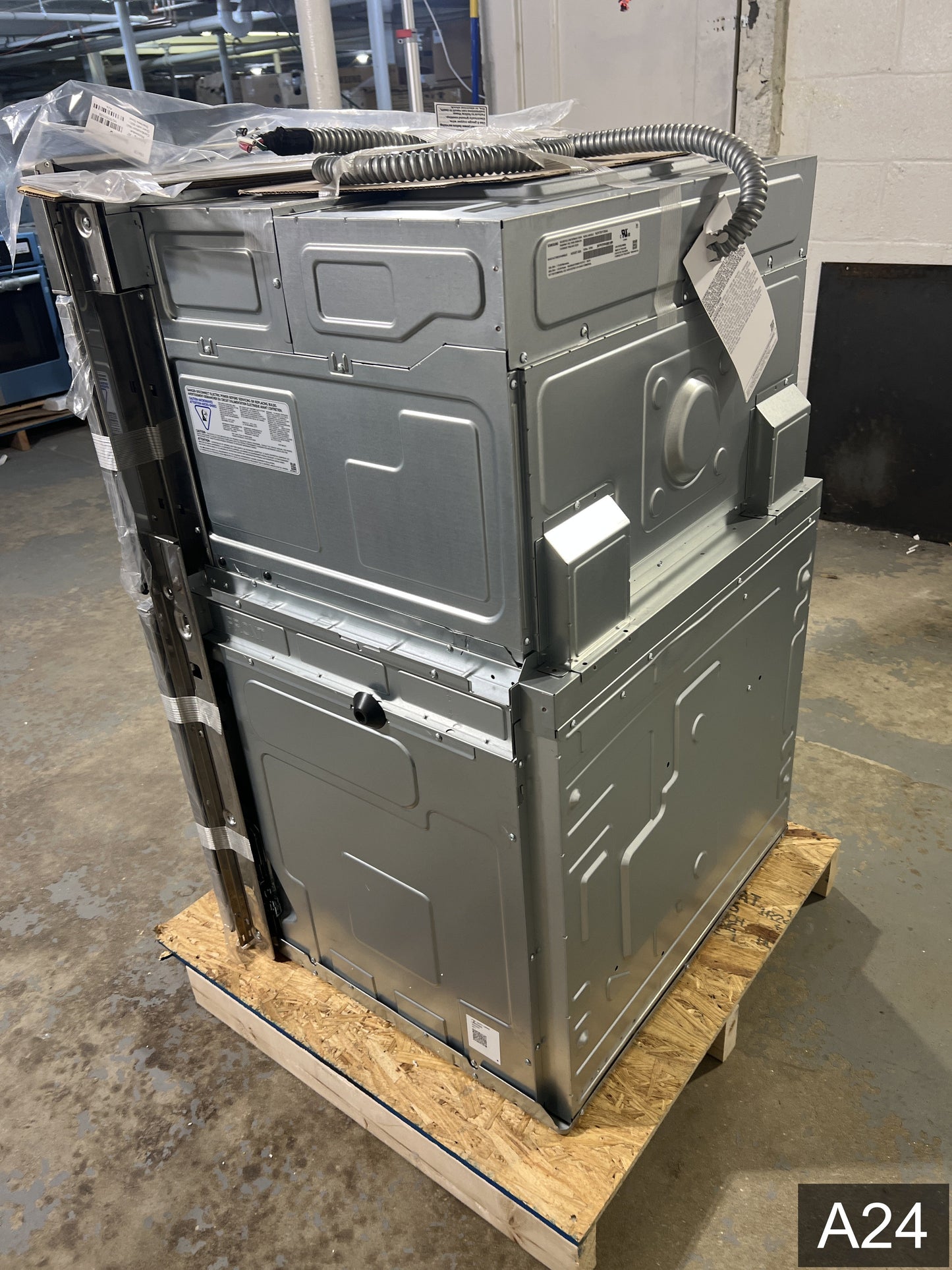 Samsung 30 inch Self + Steam Cleaning Smart Compatible Microwave Wall Oven Combo ( Stainless Steel )