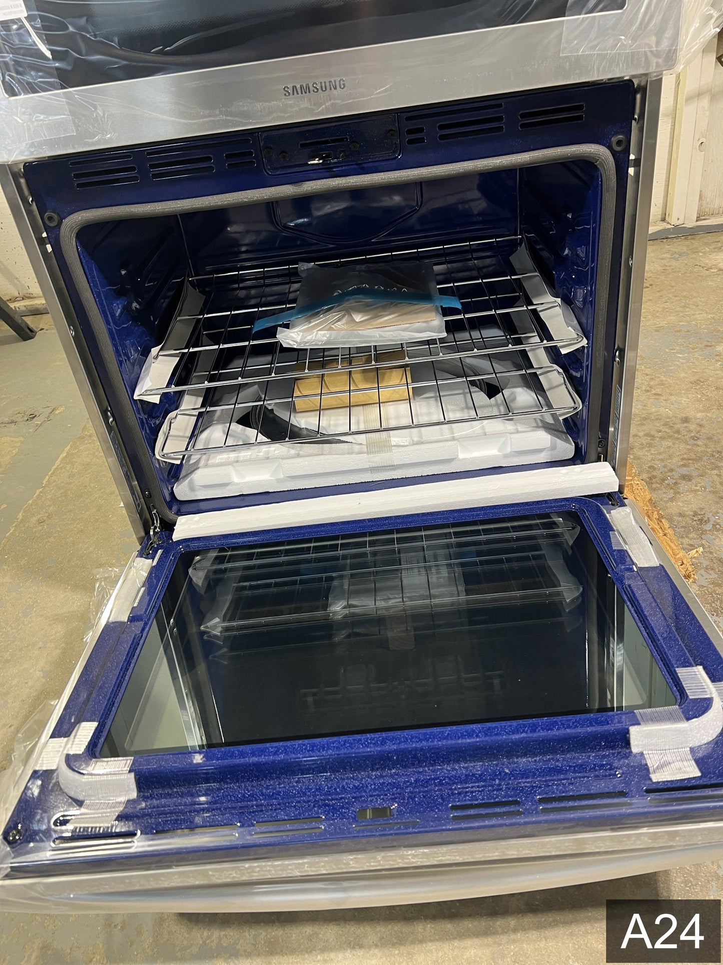 Samsung 30 inch Self + Steam Cleaning Smart Compatible Microwave Wall Oven Combo ( Stainless Steel )