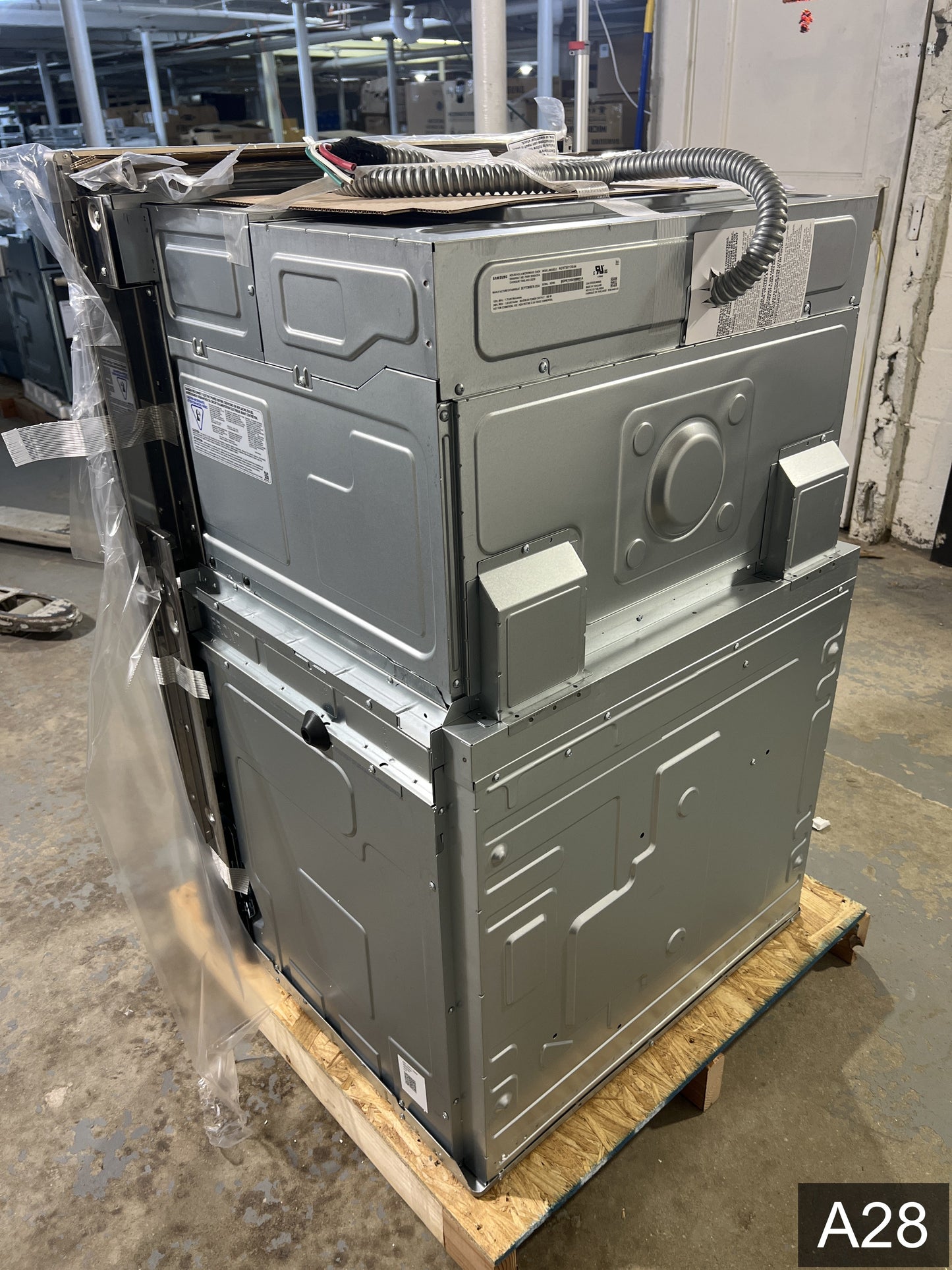 Samsung 30 inch Self + Steam Cleaning Smart Compatible Microwave Wall Oven Combo ( Stainless Steel )