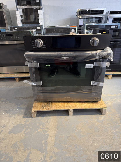 Samsung Steam Cook with Flex Duo 30 inch Single Electric Wall Oven True Convection and Self-cleaning ( Fingerprint Resistant Black Stainless Steel )