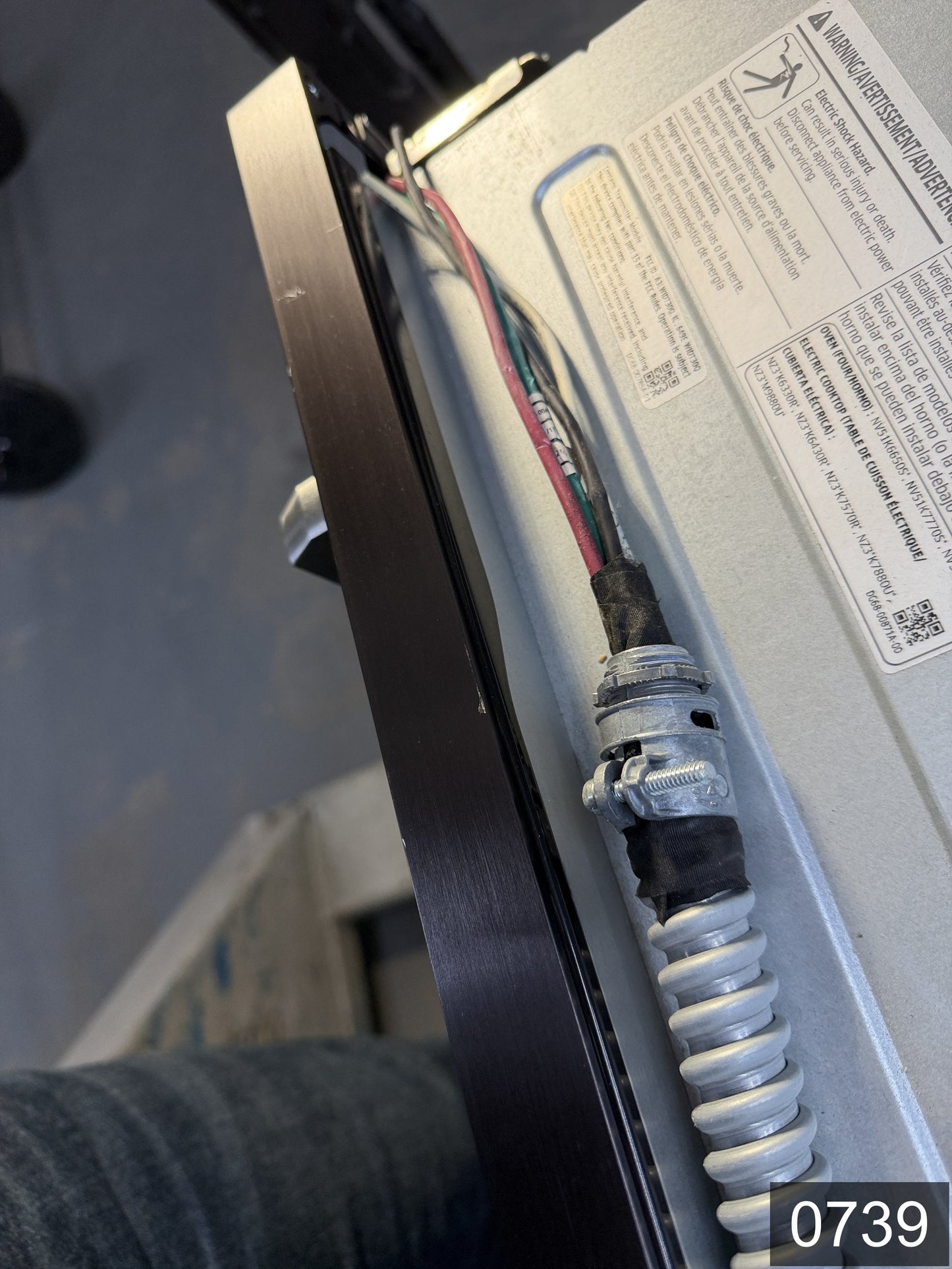 Samsung Steam Cook with Flex Duo 30 inch Single Electric Wall Oven True Convection and Self-cleaning ( Fingerprint Resistant Black Stainless Steel )