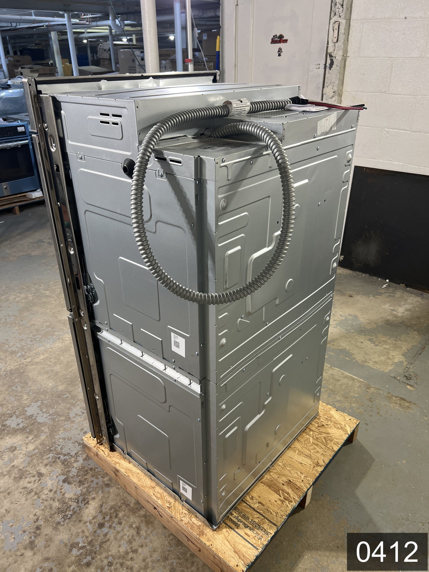 Samsung 30 inch Smart Compatible Double Electric Wall Oven with Self + Steam Cleaning ( Fingerprint Resistant Black Stainless Steel )