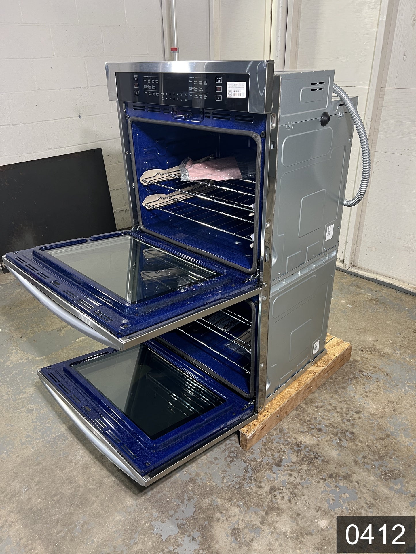 Samsung 30 inch Smart Compatible Double Electric Wall Oven with Self + Steam Cleaning ( Fingerprint Resistant Black Stainless Steel )