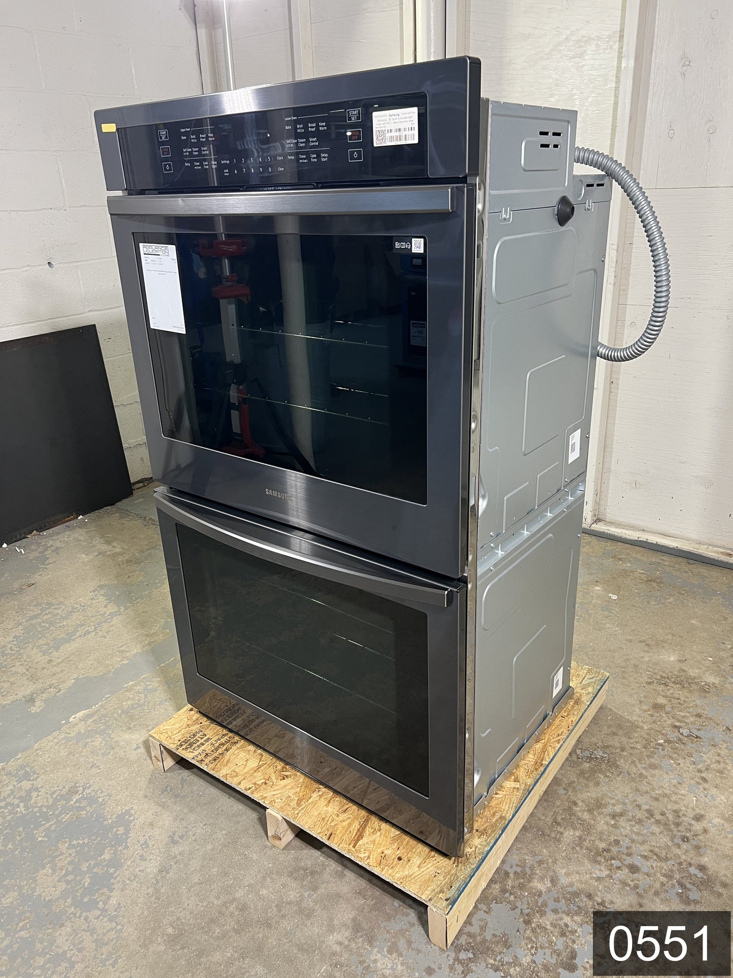 Samsung 30 inch Smart Compatible Double Electric Wall Oven with Self + Steam Cleaning ( Fingerprint Resistant Black Stainless Steel )