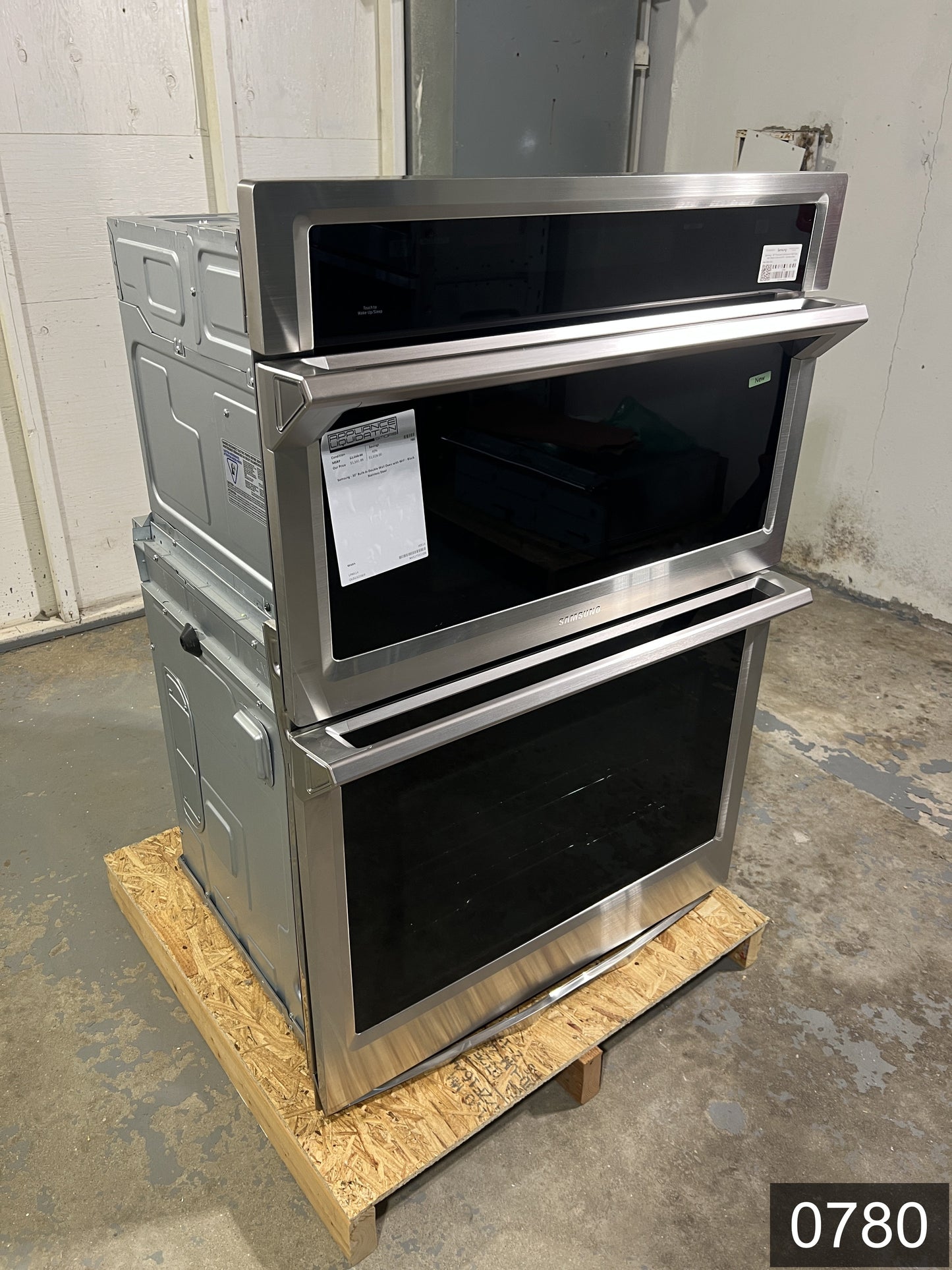 Samsung 30 inch Smart Compatible Double Electric Wall Oven with Self + Steam Cleaning ( Stainless Steel )