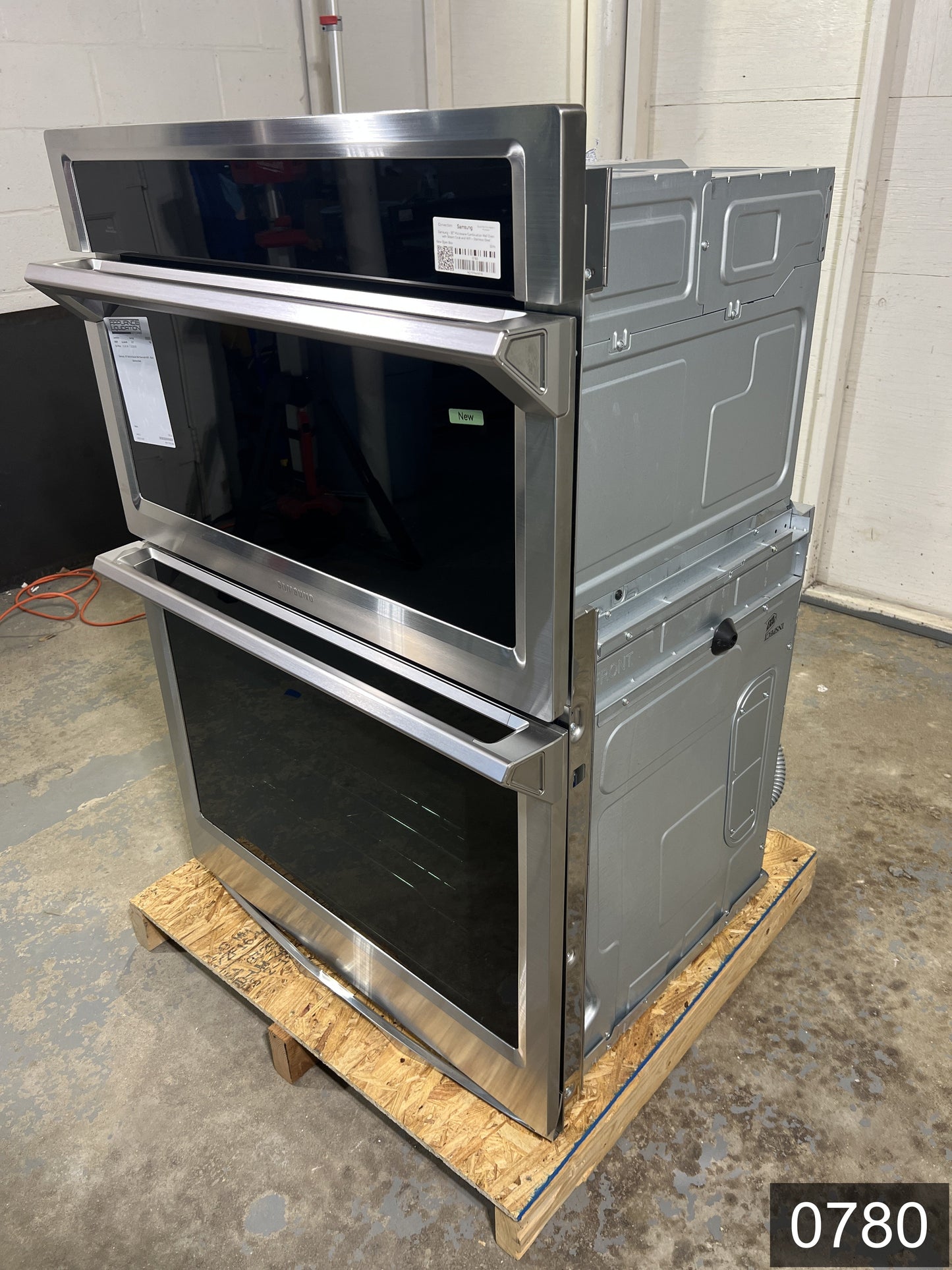 Samsung 30 inch Smart Compatible Double Electric Wall Oven with Self + Steam Cleaning ( Stainless Steel )