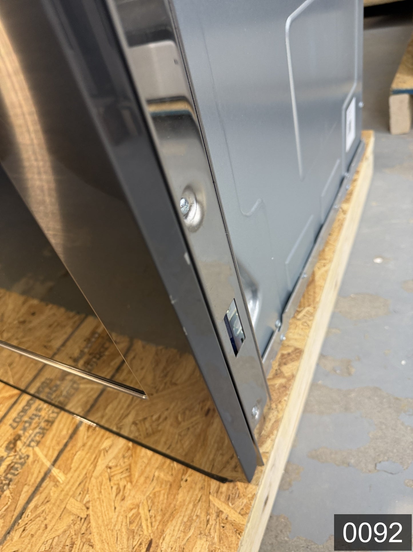 Samsung 30 inch Smart Compatible Single Electric Wall Oven Self + Steam Cleaning ( Fingerprint Resistant Black Stainless Steel )