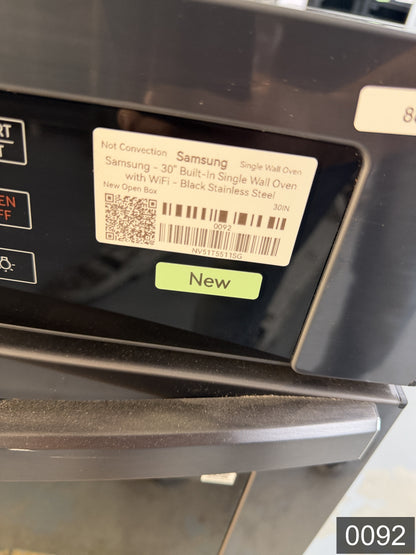 Samsung 30 inch Smart Compatible Single Electric Wall Oven Self + Steam Cleaning ( Fingerprint Resistant Black Stainless Steel )