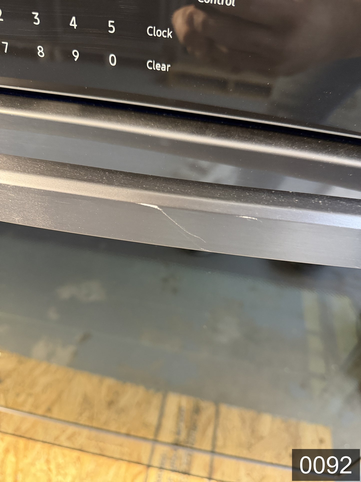 Samsung 30 inch Smart Compatible Single Electric Wall Oven Self + Steam Cleaning ( Fingerprint Resistant Black Stainless Steel )