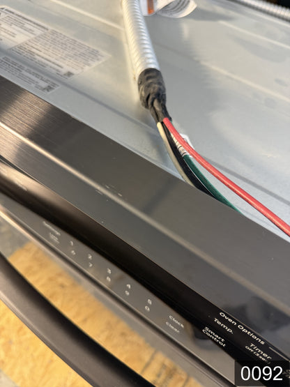 Samsung 30 inch Smart Compatible Single Electric Wall Oven Self + Steam Cleaning ( Fingerprint Resistant Black Stainless Steel )