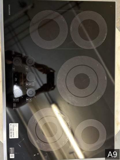 Samsung Premium Plus 30-in 5 burners Smooth surface Stainless steel Smart Compatible Electric Cooktop