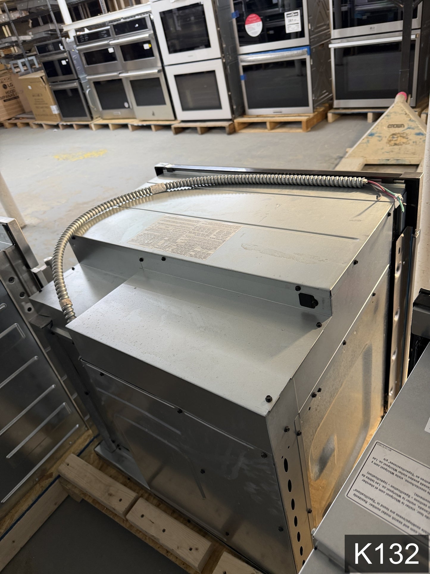 GE Profile 30 inch Smart Compatible Single Electric Wall Oven with Air Fry True Convection and Self + Steam Cleaning ( Stainless Steel )