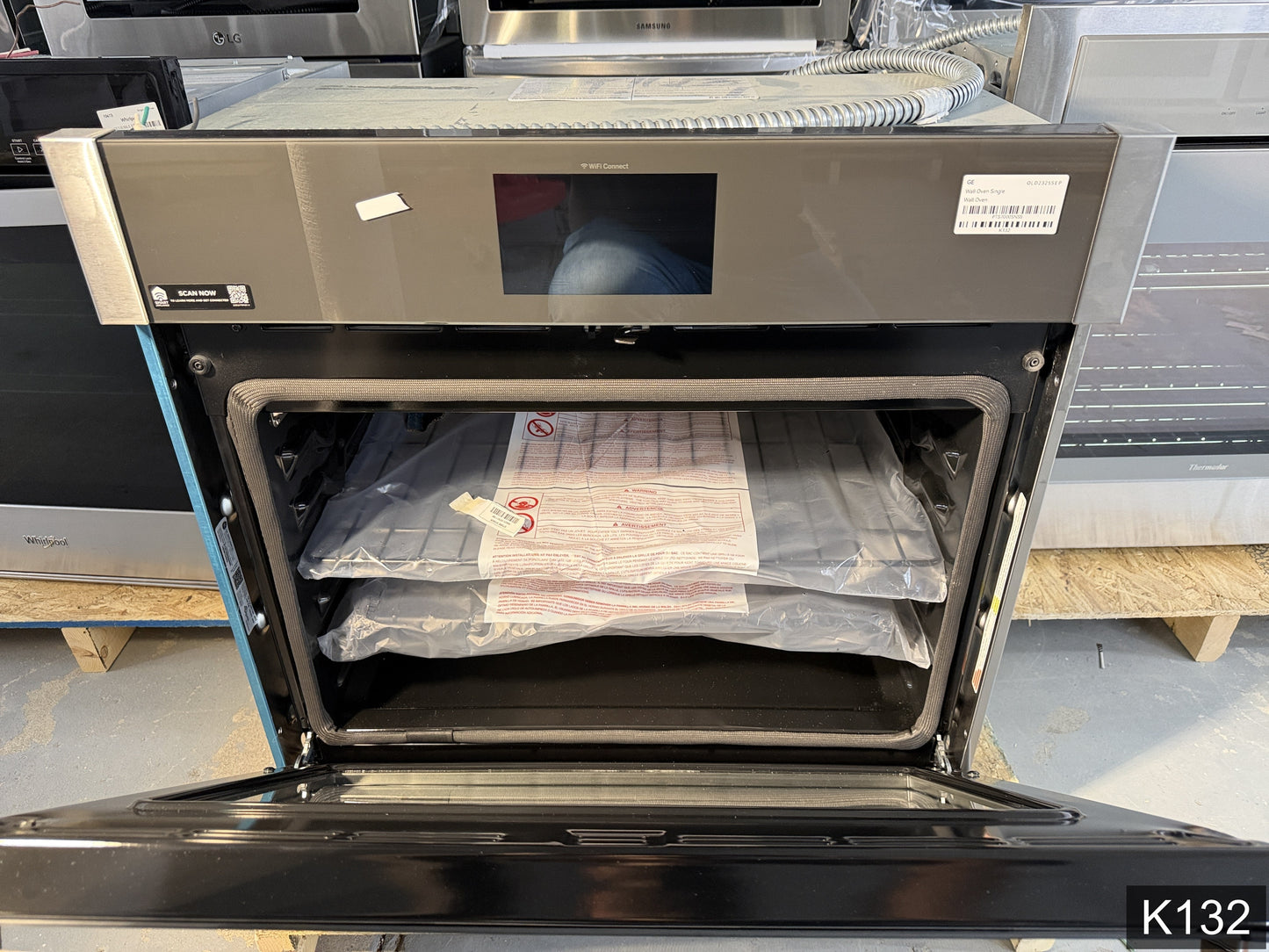 GE Profile 30 inch Smart Compatible Single Electric Wall Oven with Air Fry True Convection and Self + Steam Cleaning ( Stainless Steel )