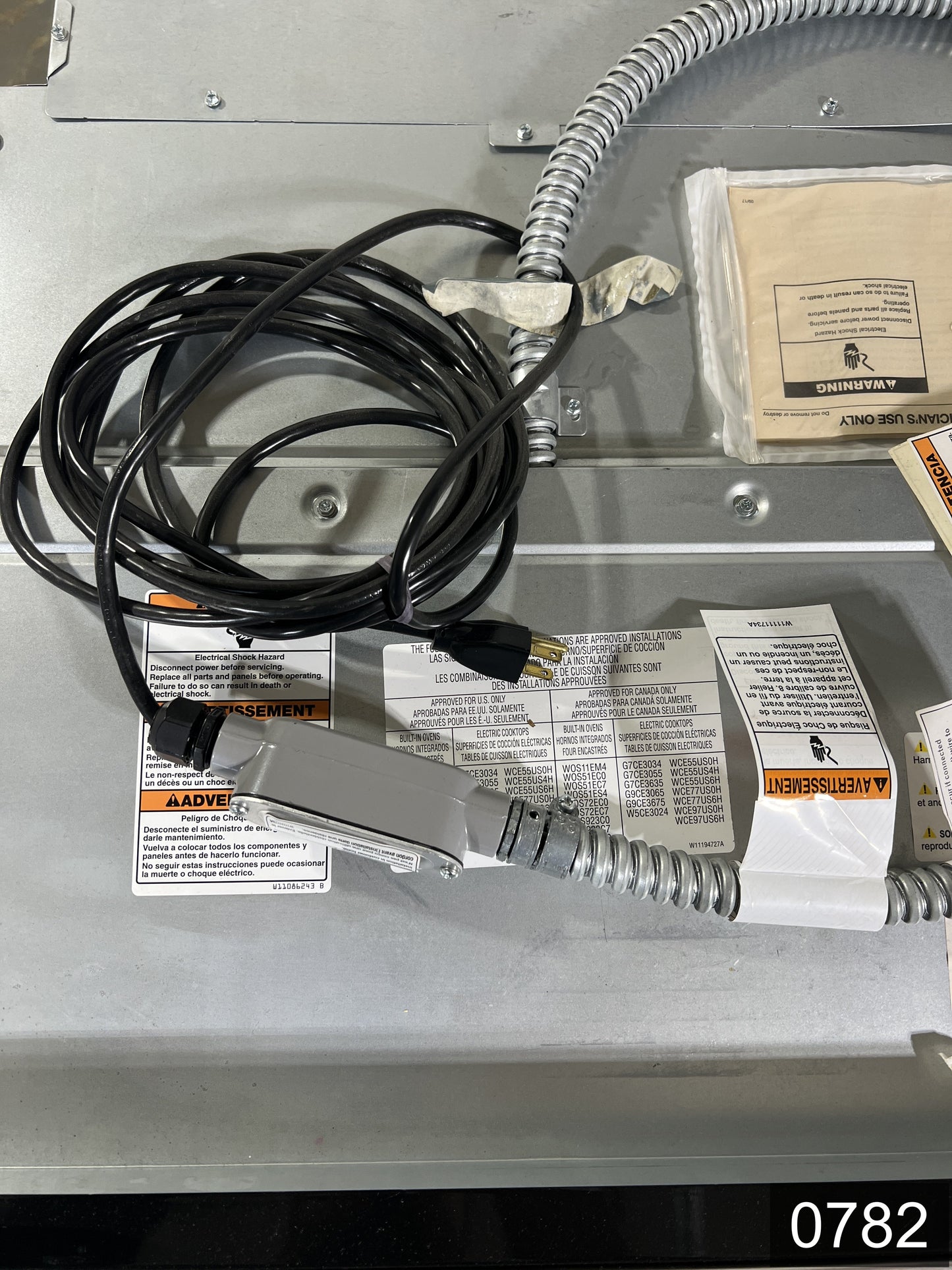 Whirlpool Smart 30 inch Smart Compatible Single Electric Wall Oven Self-cleaning ( Stainless steel )