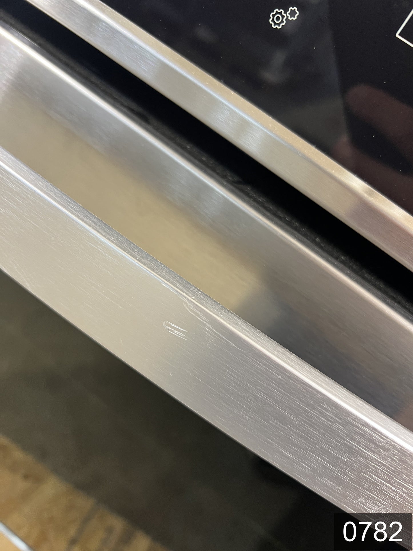 Whirlpool Smart 30 inch Smart Compatible Single Electric Wall Oven Self-cleaning ( Stainless steel )