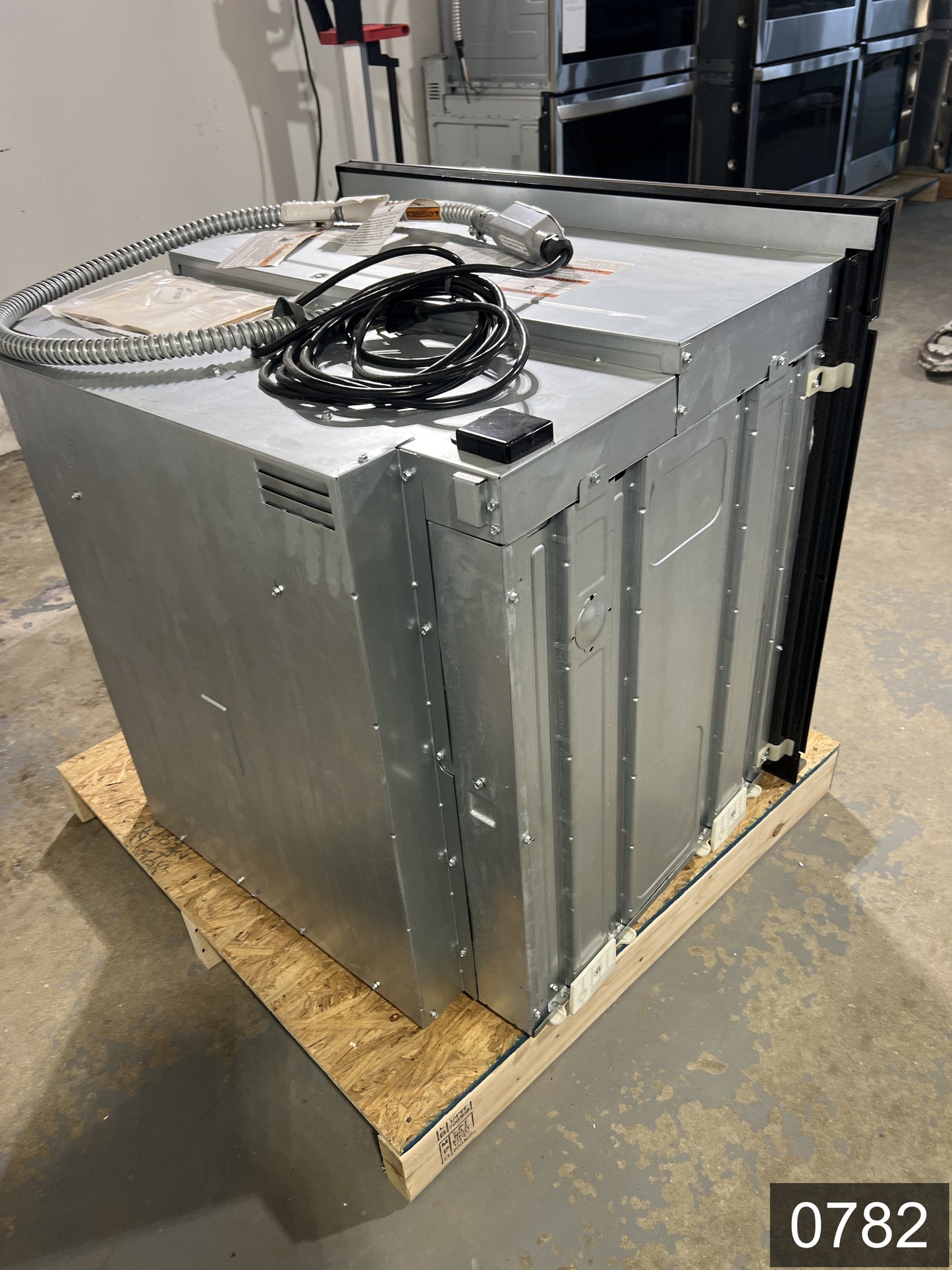 Whirlpool Smart 30 inch Smart Compatible Single Electric Wall Oven Self-cleaning ( Stainless steel )