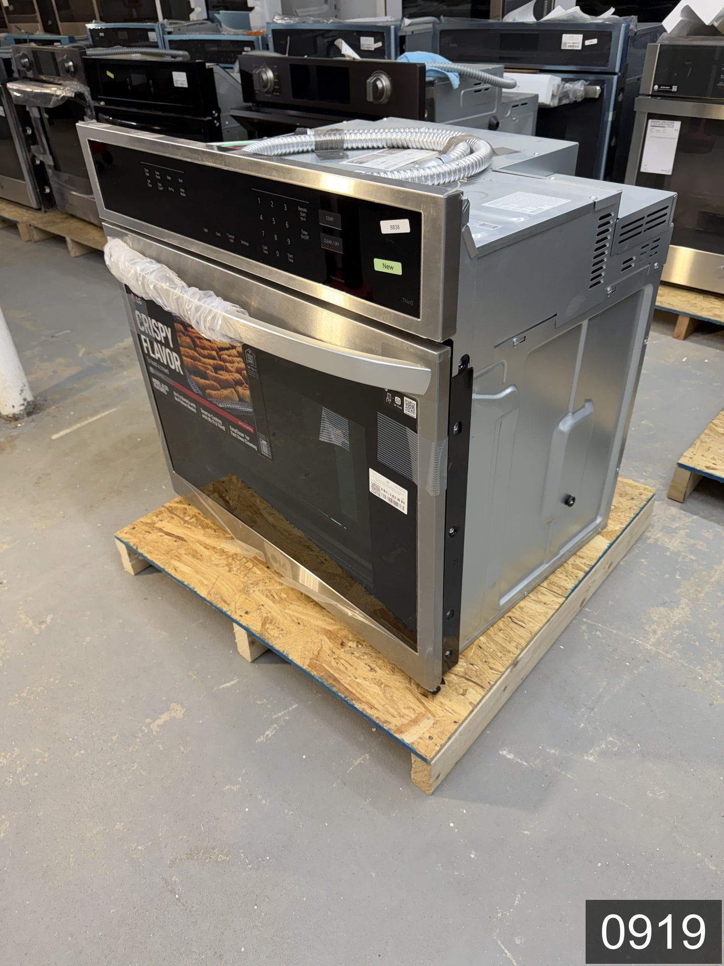 LG Air Fry with Easy Clean 30 inch Smart Compatible Single Electric Wall Oven with Air Fry Single-fan and Self-cleaning ( PrintProof Stainless Steel )